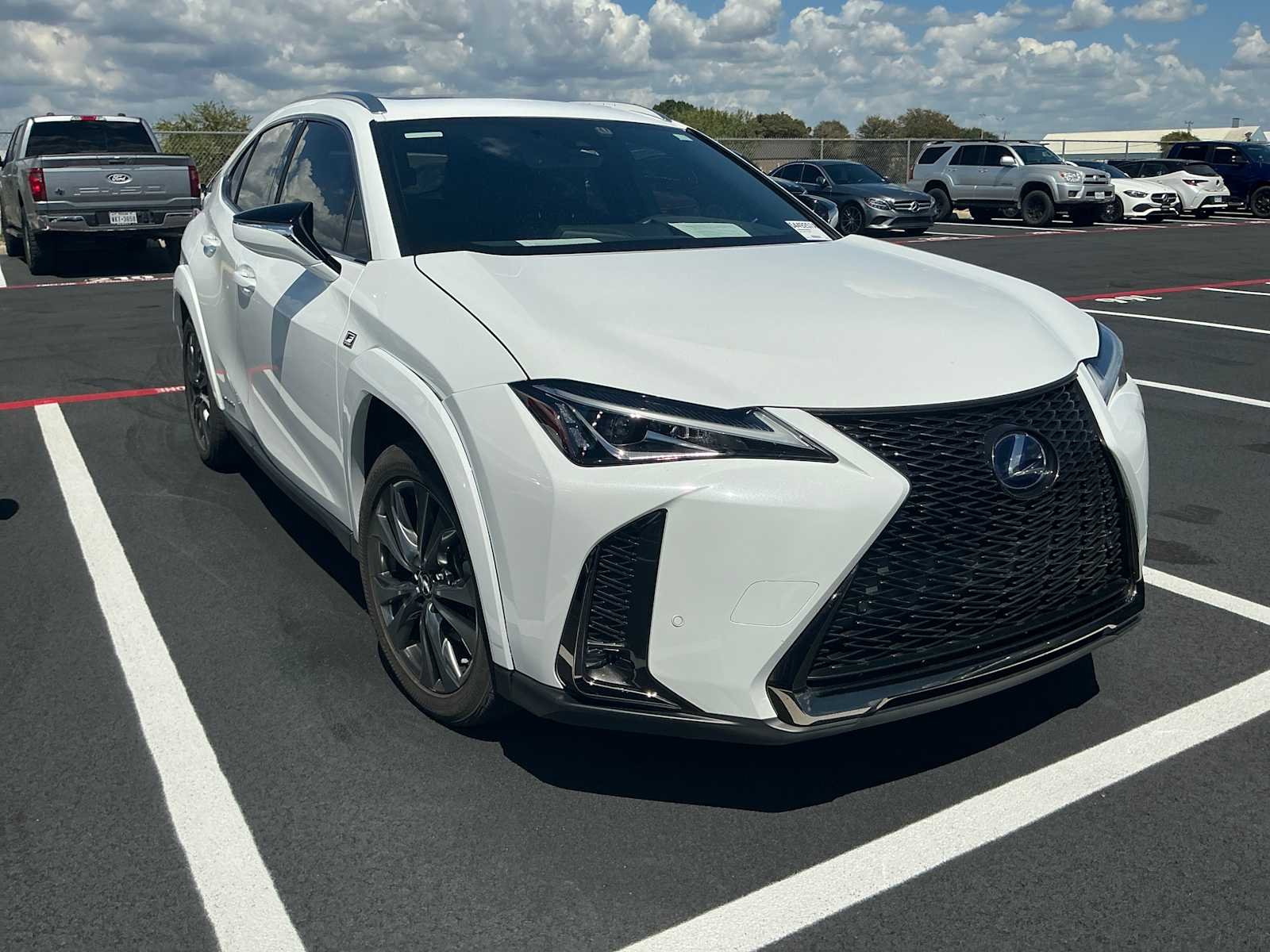 lexus ux hybrid 2022 JTHR9JBH4N2062095 image lexus ux hybrid 2022 JTHR9JBH4N2062095 image